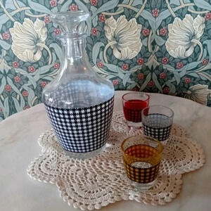 🇨🇵 Vintage  Liquor bottle 1960 mod houndstooth pattern with 3 shooters